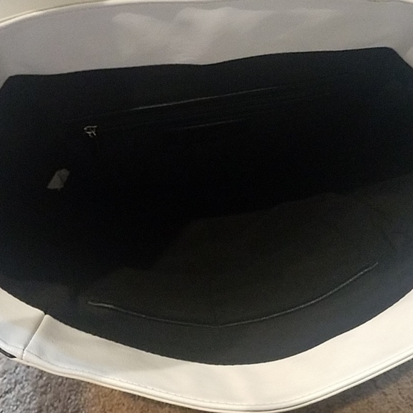 Handbag - Picture 4 of 6